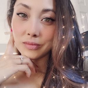 Meet your Posher, Larissa